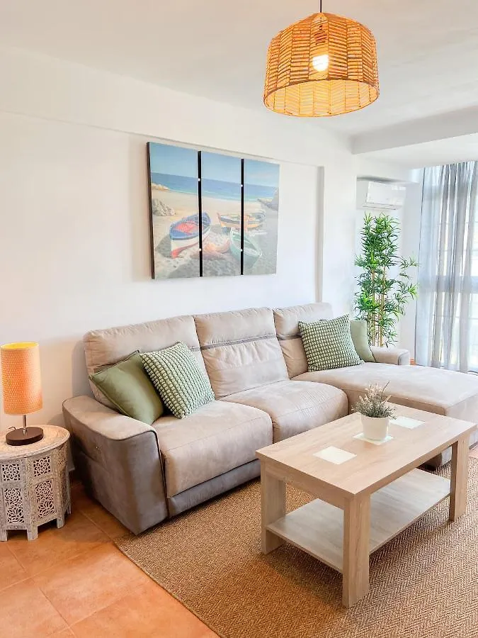 Spacious Apartment In The Center Of Torremolinos contacts